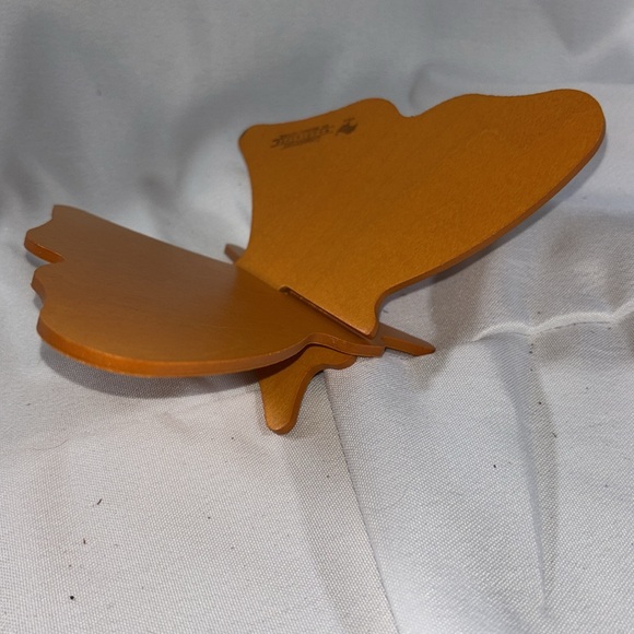 Longaberger Woodcraft 3D Critters: Butterfly, Dragonfly, and Cricket, set of 3 - Picture 5 of 6